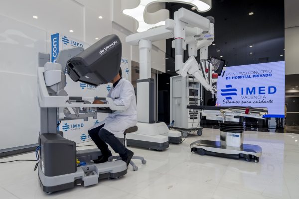 IMED Valencia: Uno de los primeros hospitales con Robot da Vinci en España