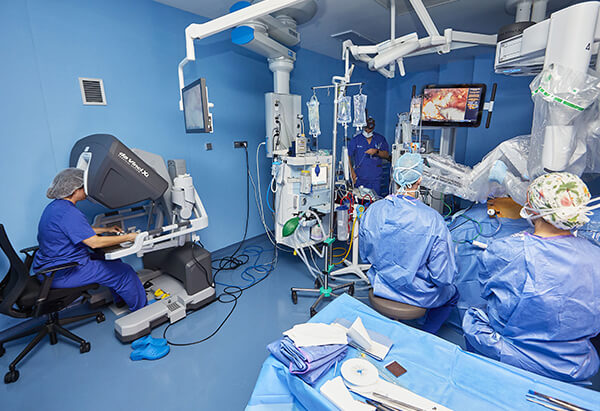 davinci-cirugia-robotica-cancer-vejiga-2